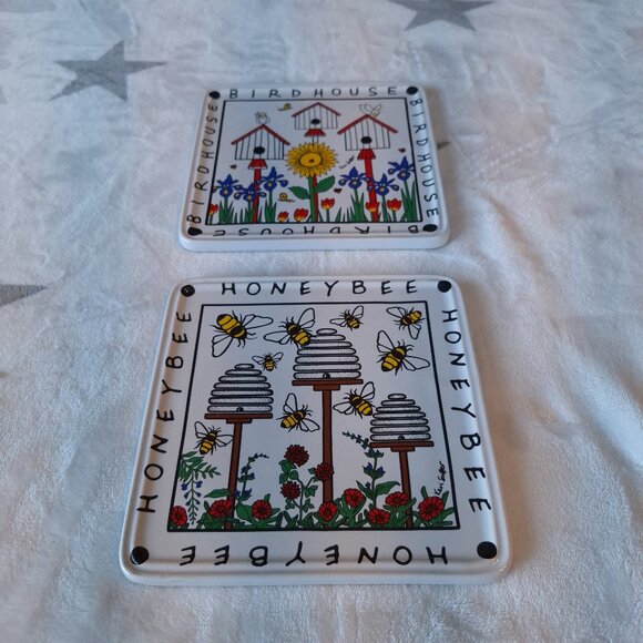 My Garden Keri Sutter 1998 Trivet Ceramic Honey Bee Birdhouse Country Farmhouse - Picture 1 of 13